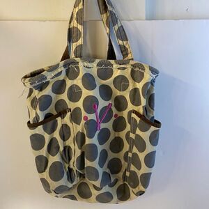 Thirty one metro retro gray dots 16.5”x14” monogram V